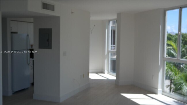Building Photo - 1688 West Ave