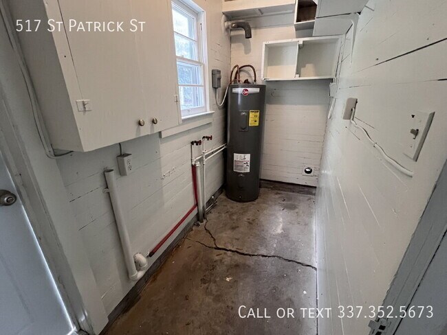 Building Photo - 517 St Patrick St
