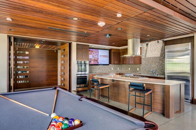 Building Photo - 2101 6th Ave