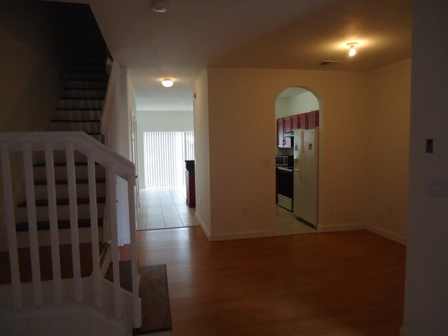 Building Photo - 1395 NE 33rd Ave