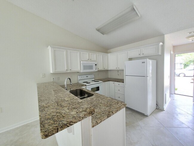 Building Photo - 9623 Cobblebrook Dr