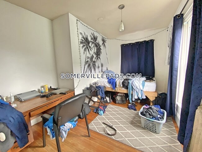 Building Photo - 76 Curtis St