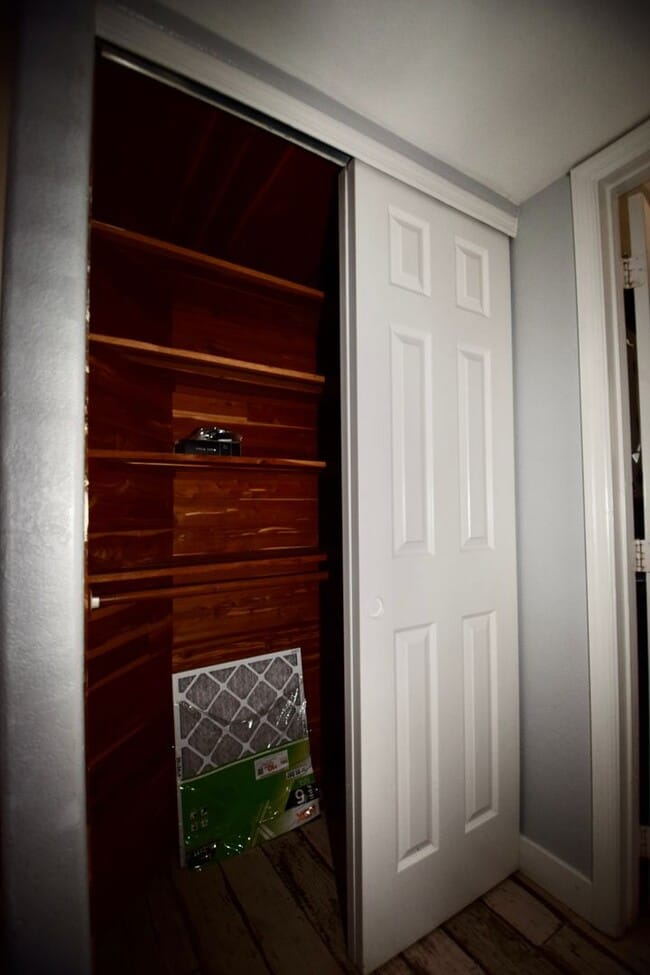 Building Photo - Beautiful modern 1 bed 2 bath corner unit in the Highlands Condominium community.