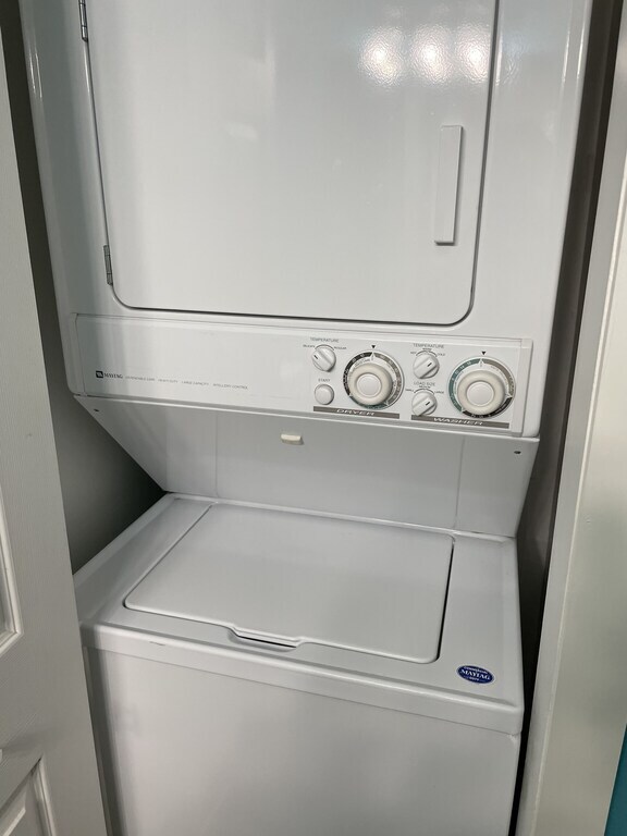 Building Photo - 1900 Duffy St