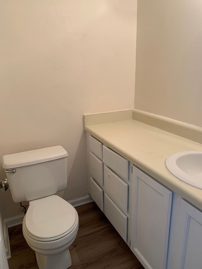 Building Photo - NORTHWEST RALEIGH TOWNHOME, AFFORDABLY PRICED FOR IMMEDIATE MOVE IN