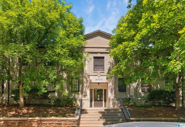 Building Photo - 2700 Highland Ave