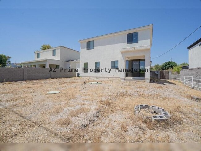 Building Photo - 1409 E Shangri La Rd