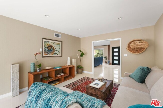 Building Photo - 3194 Rossini Pl