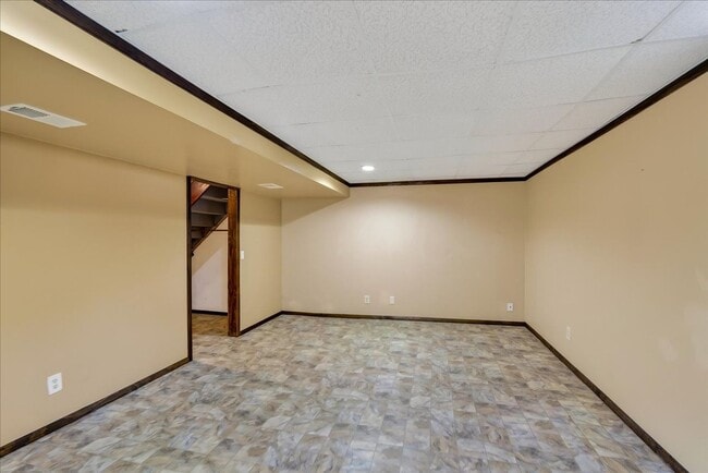 Building Photo - 1806 Golden Oak Ln