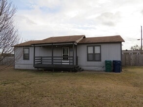 Building Photo - "Charming 3-Bedroom Retreat with 2 Full Baths in Copperas Cove!"