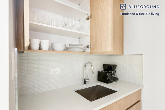 Building Photo - 501 E 87th St