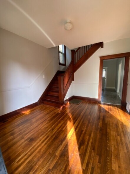 Building Photo - 5390 Fischer St