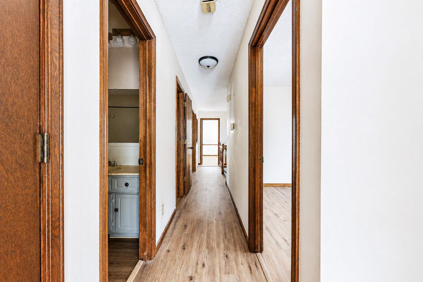 Building Photo - Spacious Shawnee Home Near Mill Creek Streamway Park