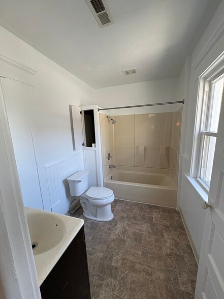 Bathroom - 2120 Cherry St
