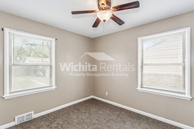 Building Photo - 2 bedroom 1 bath home