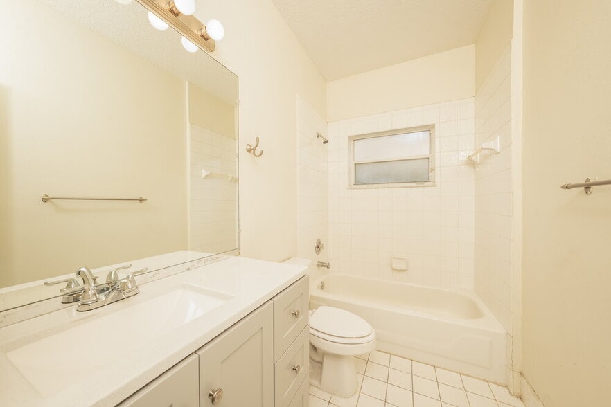 Building Photo - 11034 Harbour Springs Cir