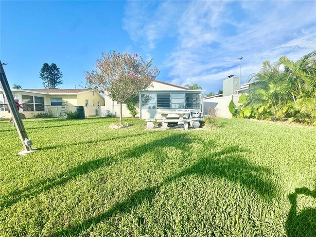 Building Photo - 4528 Floramar Terrace