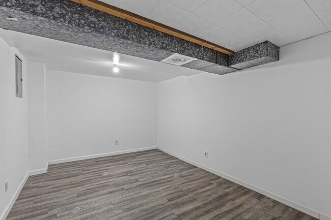 Building Photo - 3280 Brookshire Dr