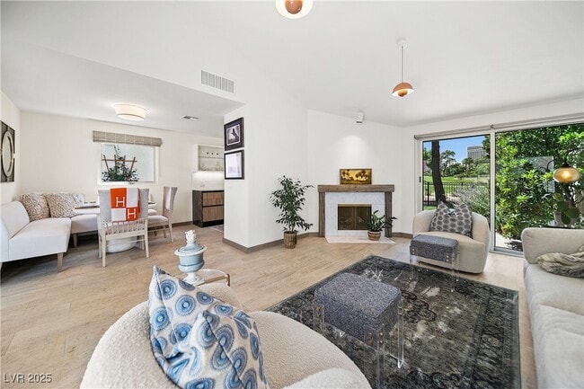 Building Photo - 3027 Bel Air Dr