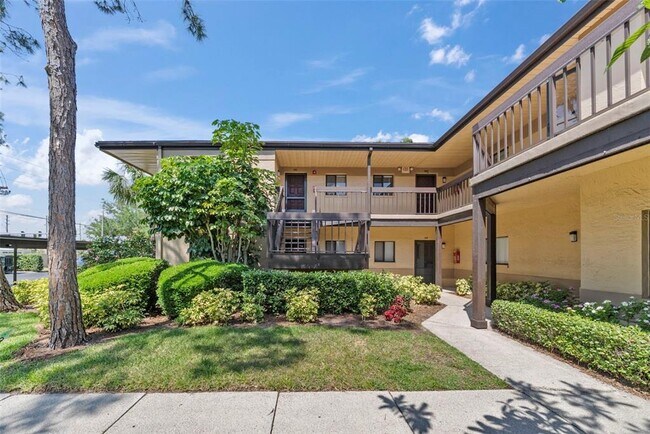 Building Photo - 2693 Sabal Springs Cir