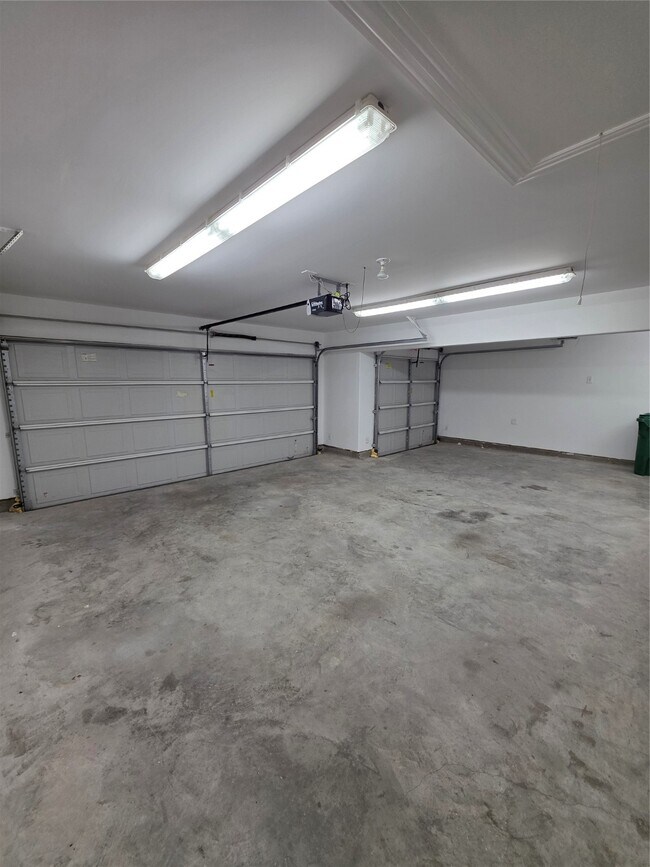 Building Photo - 26634 Grey Sparrow Dr