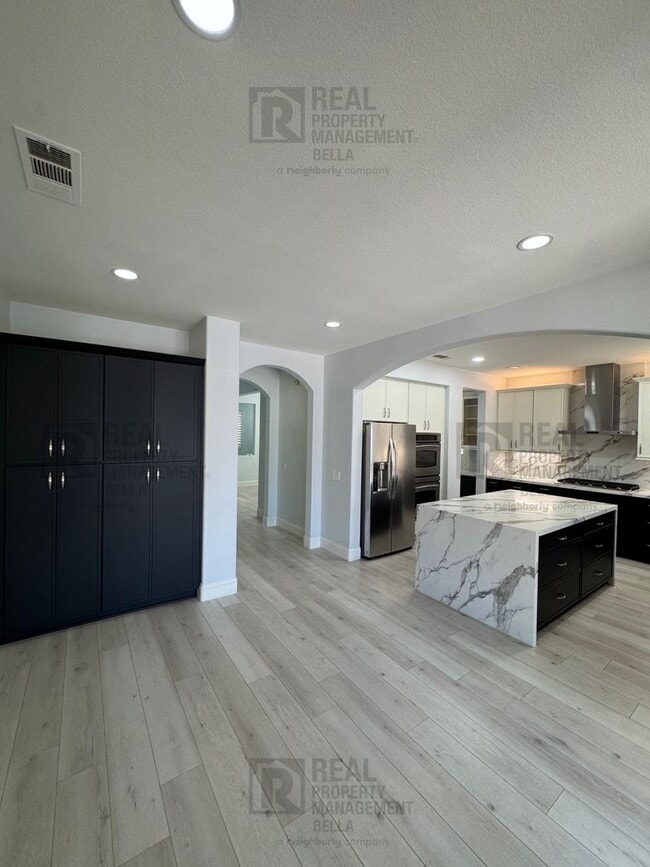 Building Photo - Murrieta Luxury Estate with Resort Pool, Designer Kitchen & Entertainer’s Backyard Retreat