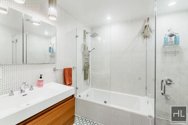 Building Photo - CLIFTON PLACE