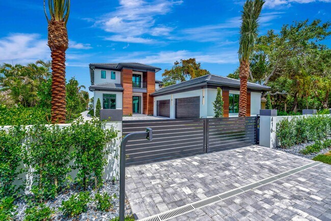 Building Photo - 416 S Lake Dr