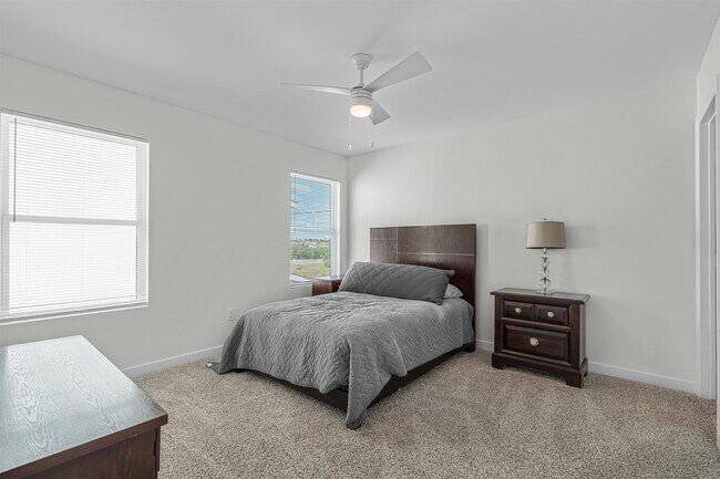 Building Photo - 409 Deer Path Lp