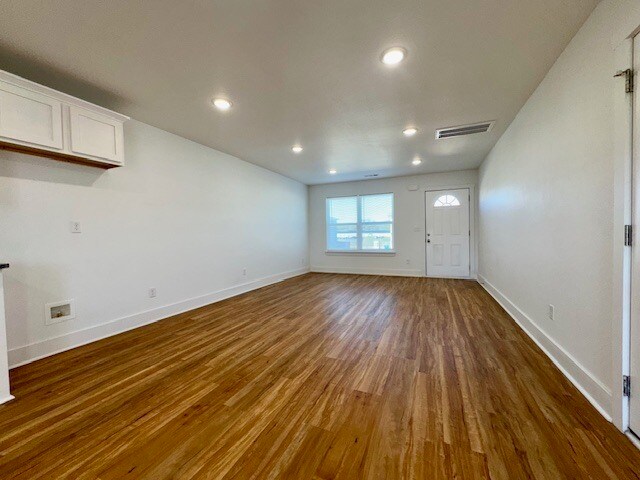 Building Photo - 1204 Nedra Dr