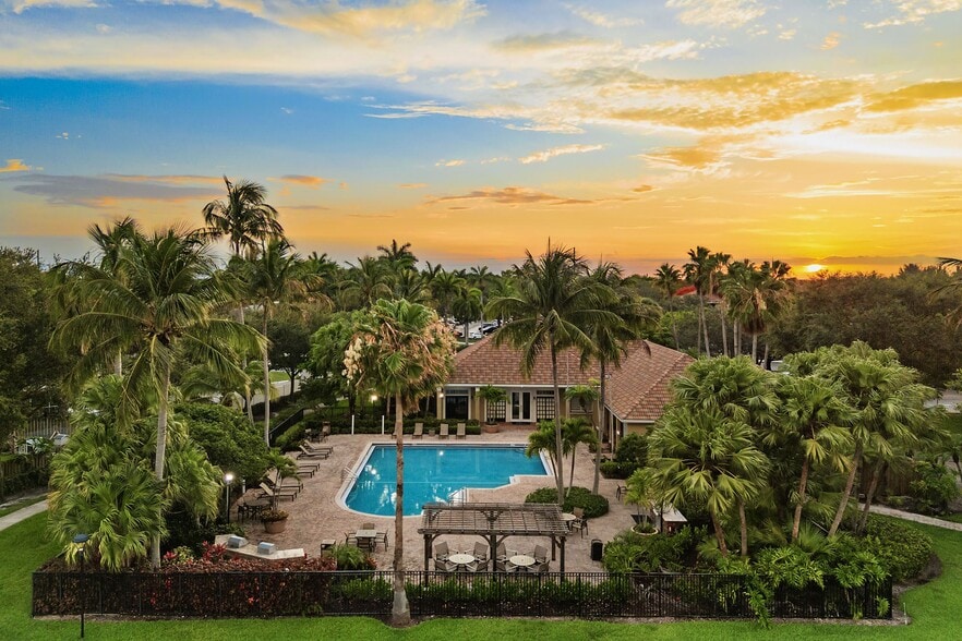 Primary Photo - The Palms at Davie