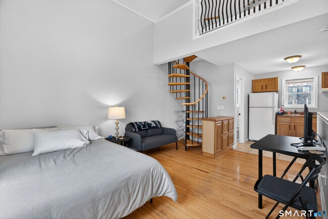 Building Photo - 85 Bishop St