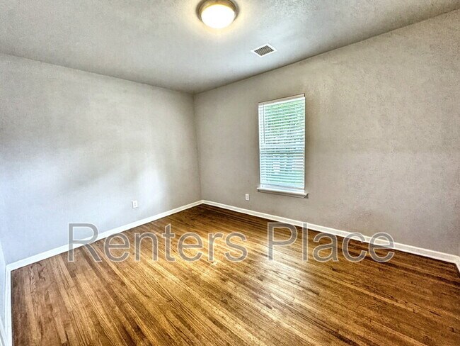 Building Photo - 739 N Birmingham Pl