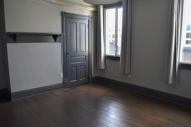 Building Photo - 5307 Carnegie St