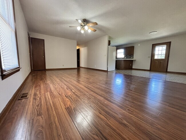 Building Photo - 134 Church Cross Rd