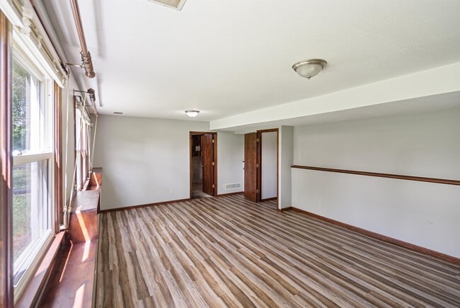 Building Photo - 2834 SE Glenside Ct