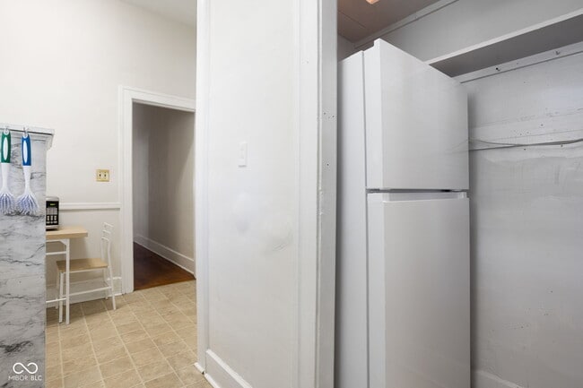 Building Photo - 784 Woodruff Pl E Dr