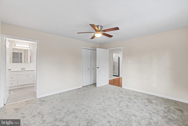 Building Photo - 705 Devon Rd