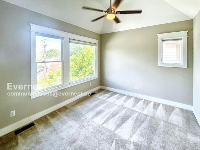 Building Photo - Lovely 2-Bedroom Home with Modern Amenitie...