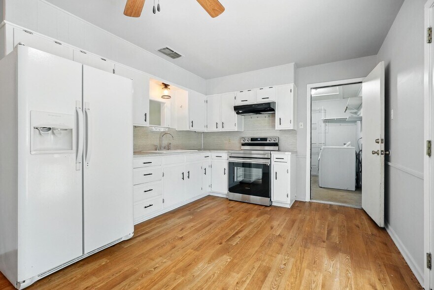 Building Photo - 2349 Marsalis Dr