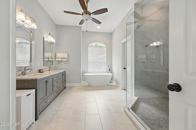 Building Photo - 12818 Micanopy Ln