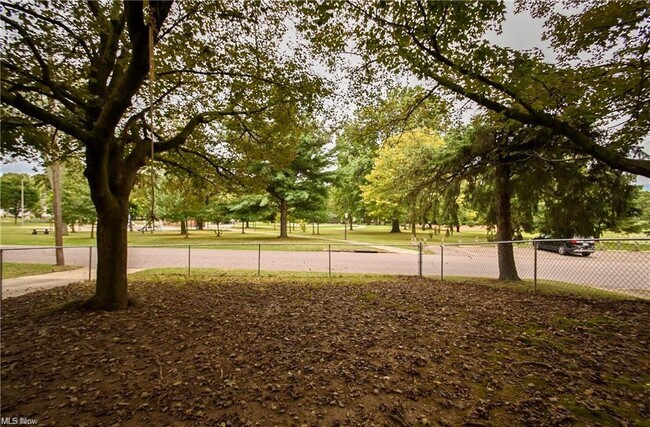 Building Photo - 1699 Sunset Ave