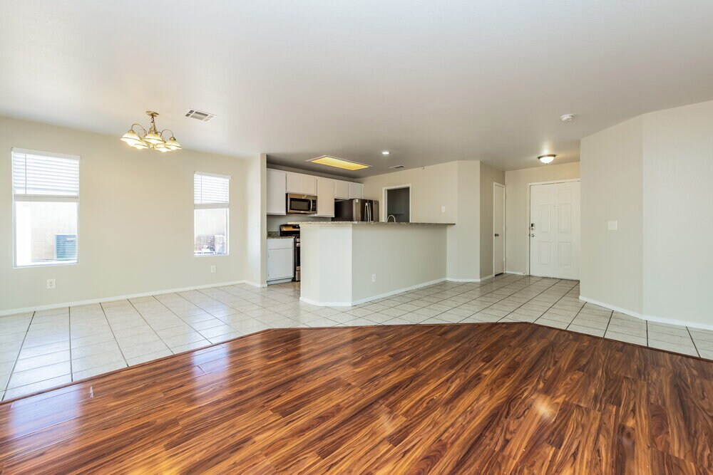 Building Photo - 5337 N Padero Dr