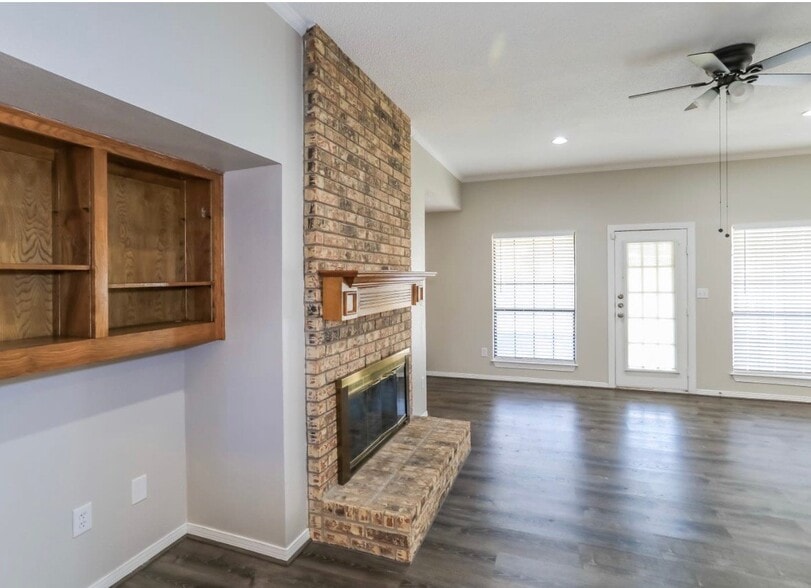 Building Photo - 203 Bowie St