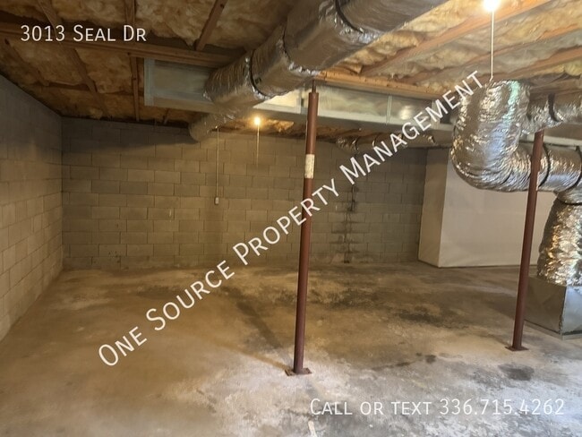 Building Photo - 3013 Seal Dr