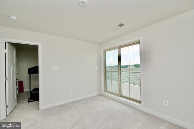 Building Photo - 10810 Norbourne Farm Rd