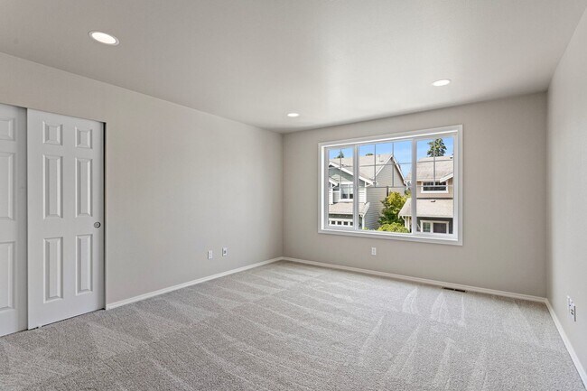 Building Photo - 13125 26th Ave SE