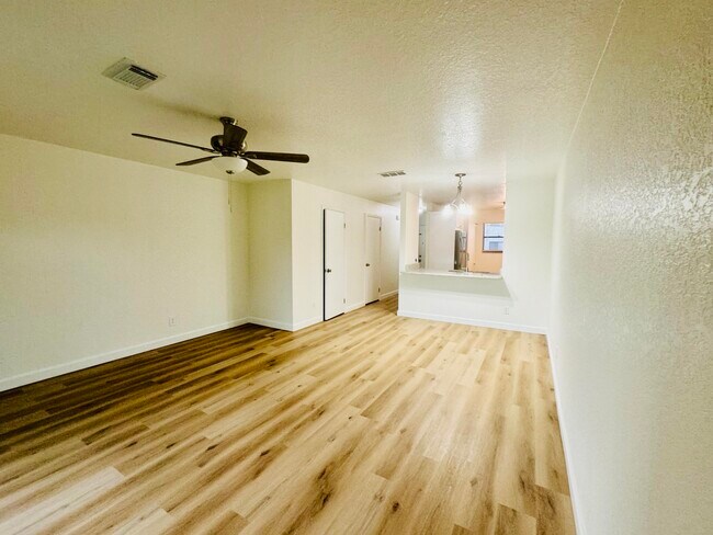 Building Photo - 138 McNeela Dr