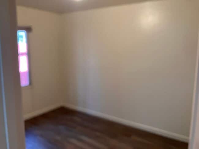 Building Photo - Quiet private one level cabin