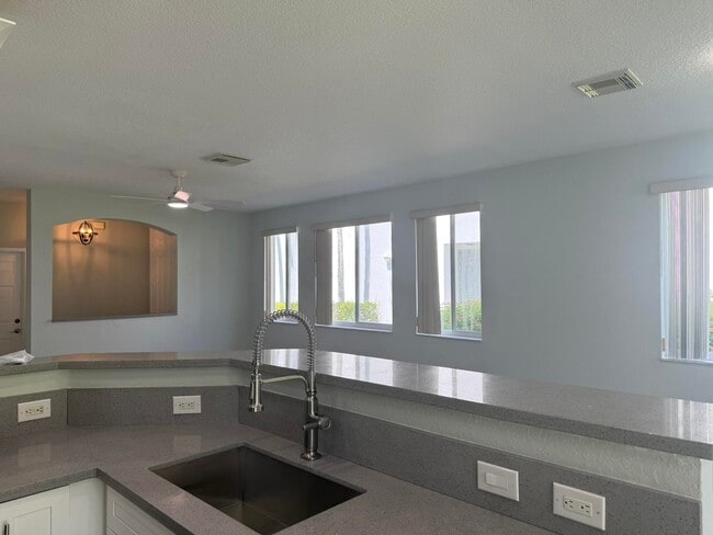 Building Photo - 3251 Laurel Ridge Cir